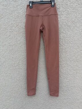 ALO Yoga High-Rise Leggings in Dusty Mauve